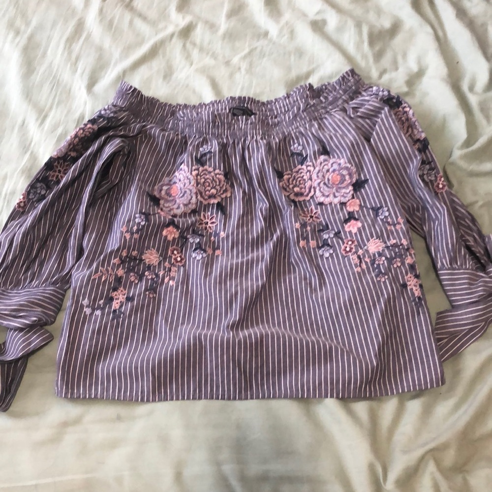 2/$15 American Eagle top